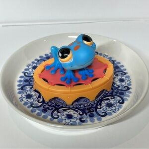 Authentic Littlest Pet Shop LPS Hasbro #806 Blue Spotted Frog Trampoline Orange
